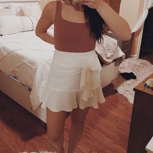 DO+BE white skirt